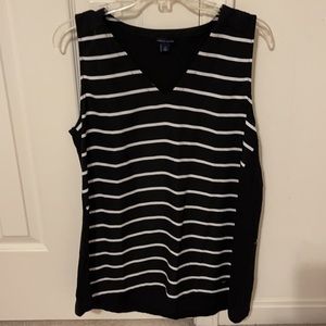 Brand: Tommy Hilfiger Color: Black and White Size: Large